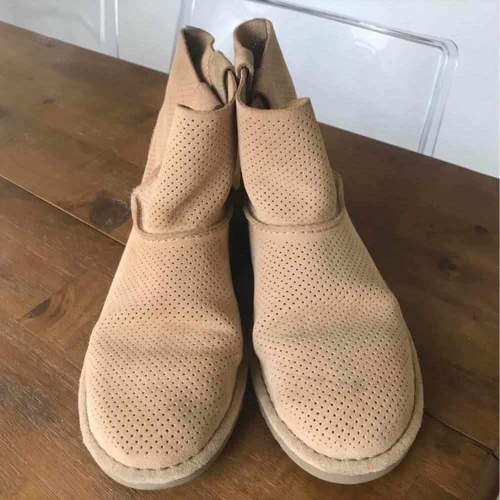UGG minis